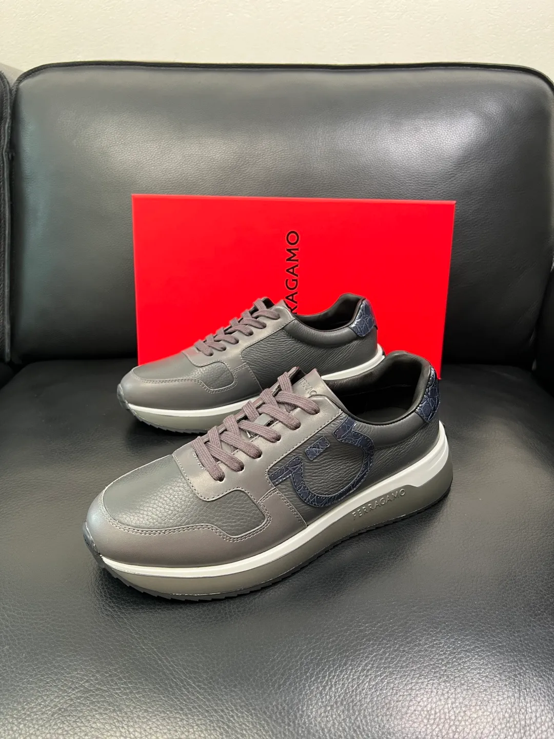 Men's shoes 💰840 Ferragamo High-quality top crafts Ferragamo counters sell original factory configuration at the same time, imported original cowhide from Italy, imported water-dyed cow lining, soles: original factory special original soles are super comfortable, original factory and single goods, welcome to compare at the same time at the counter, code number 38-44 (customized 45 46)